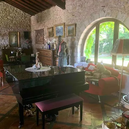 Stunning 18th Century Holiday home Loubes-Bernac
